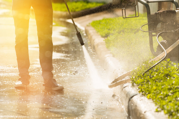 Safe Pressure Washing Methods for Florida Properties