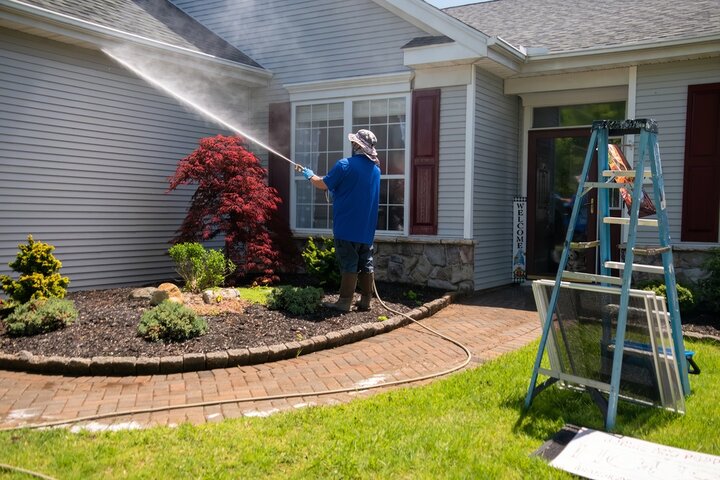 Vanmeter Services LLC | Residential and Commercial Pressure Washing in Daytona Beach, FL<br />
